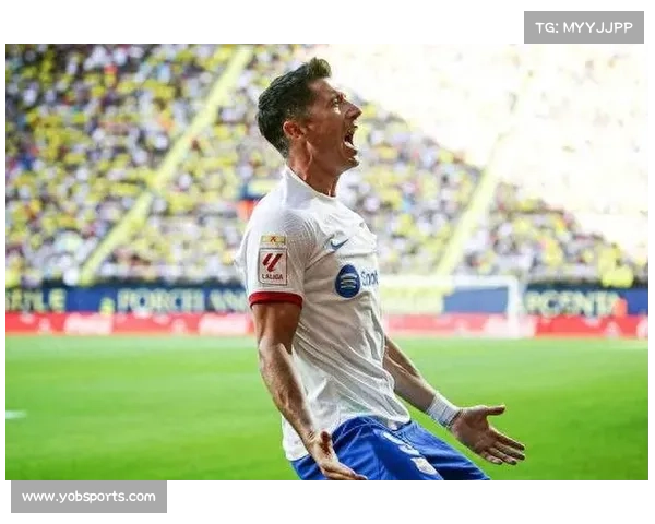 巴萨2-1法兰克福，莱万制胜球助球队出线