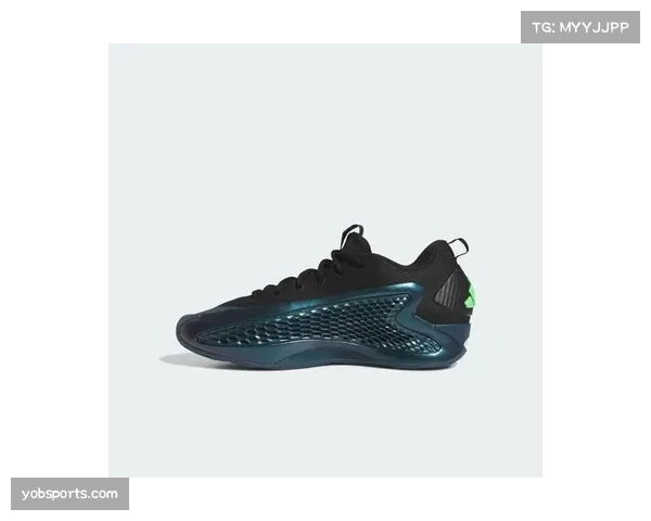 运动品牌发布新款篮球鞋，声称其设计能提升球员转换冲刺的启动效率